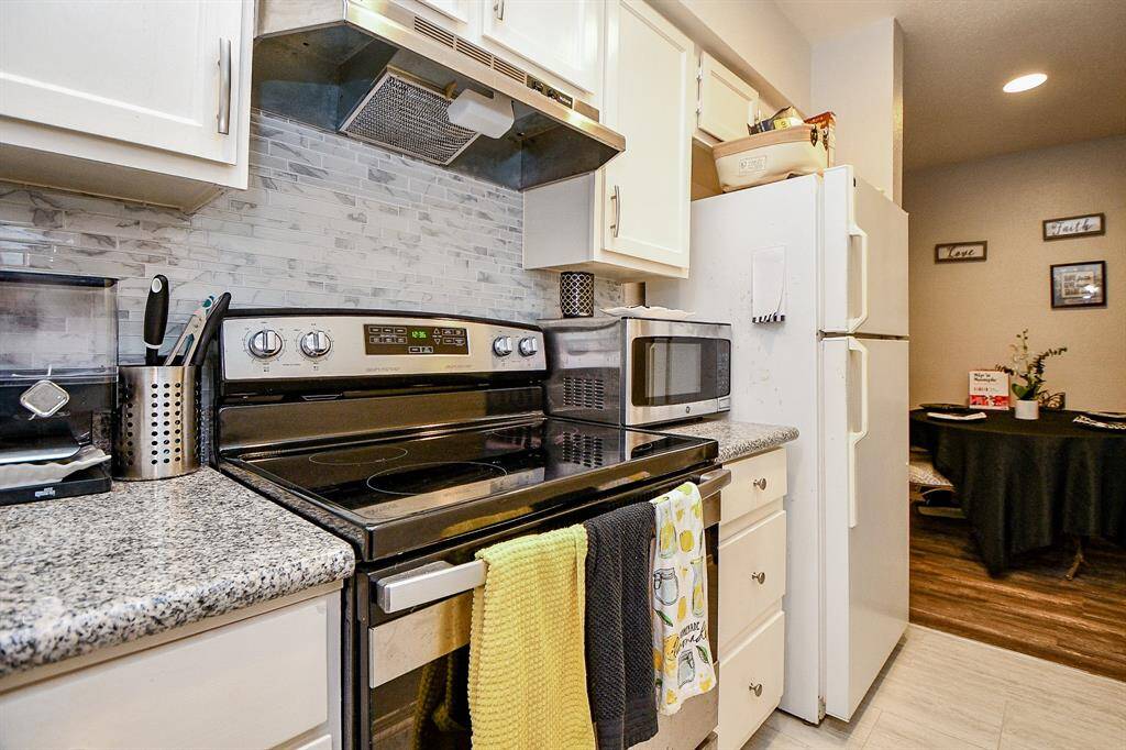 Updated counters, back splash and appliances!