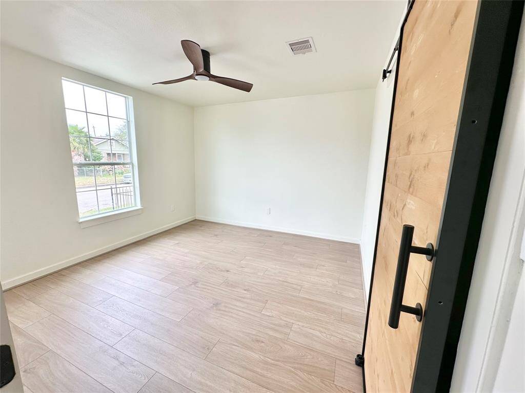 1st bedroom
