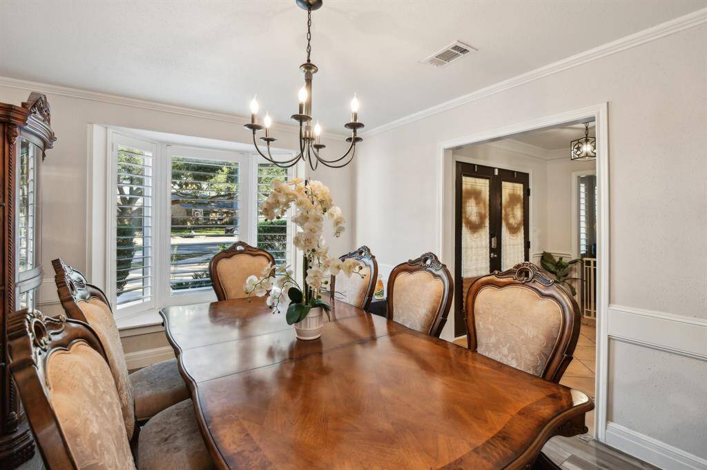 Formal dining