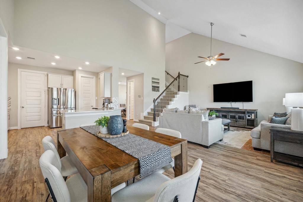 Spacious open floorplan from living space