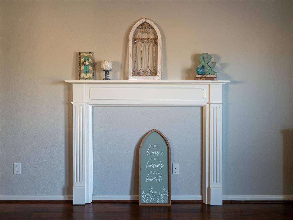 Faux fireplace - stays with the property