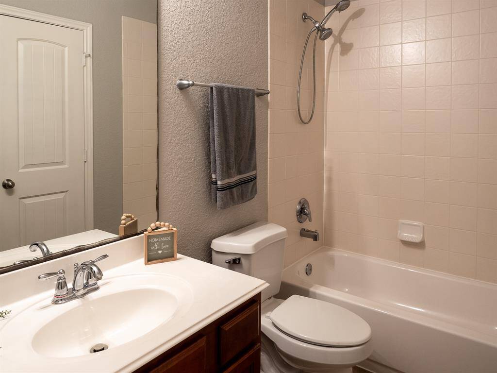Secondary bathroom