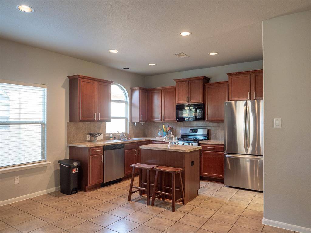 light and bright kitchen