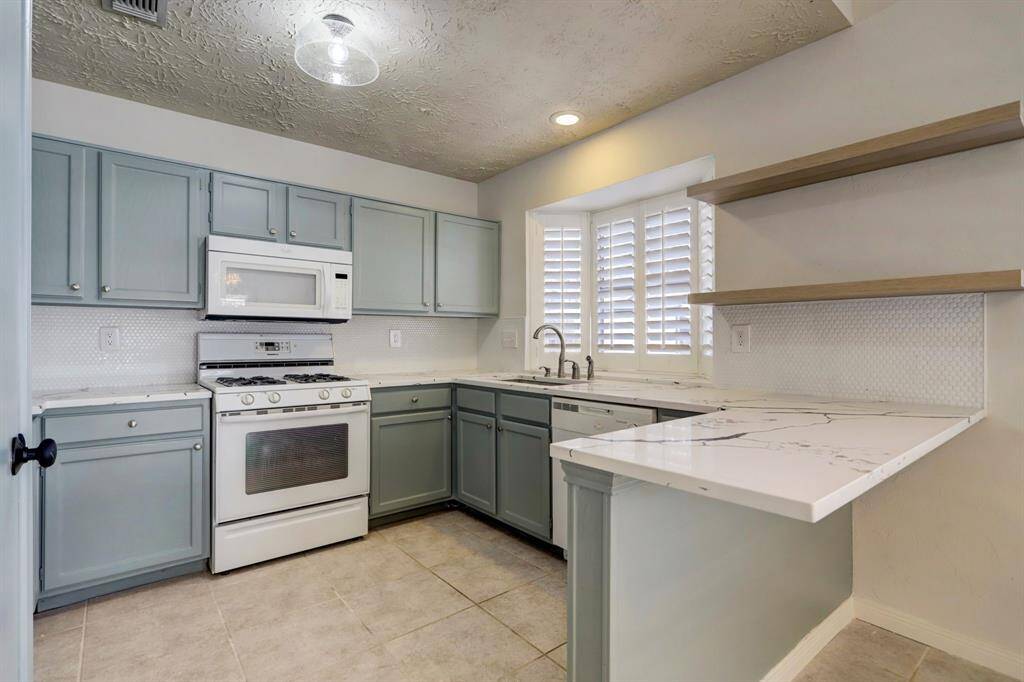 Bright kitchen