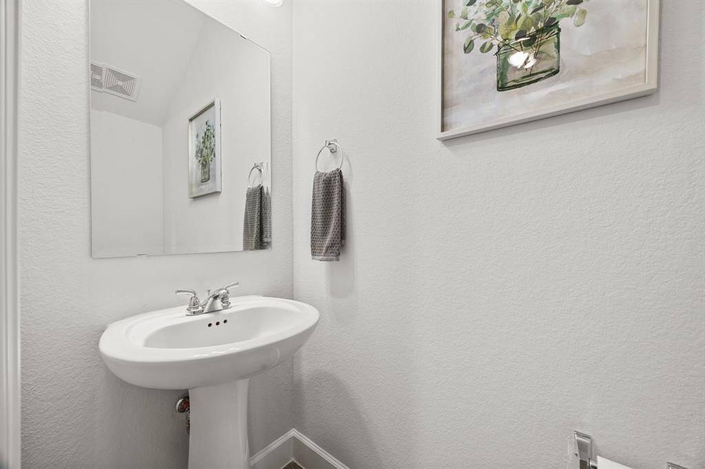 1/2 Bath downstairs