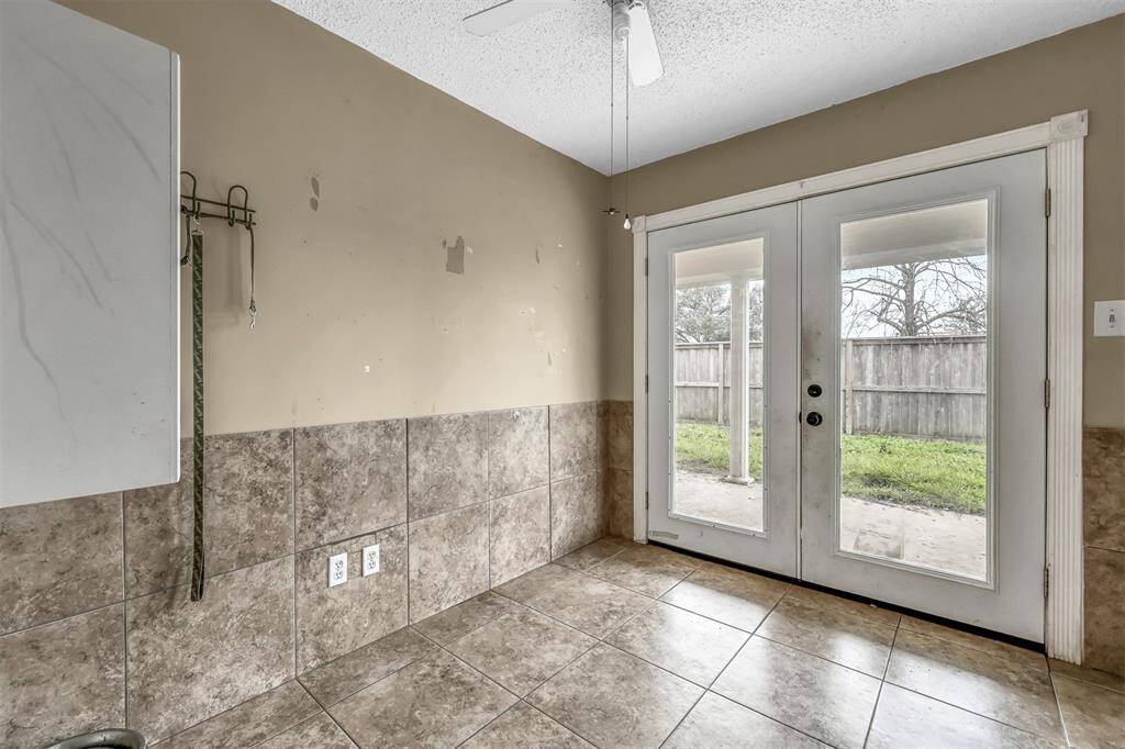 Extra Room for Pets or space for Gardening tools