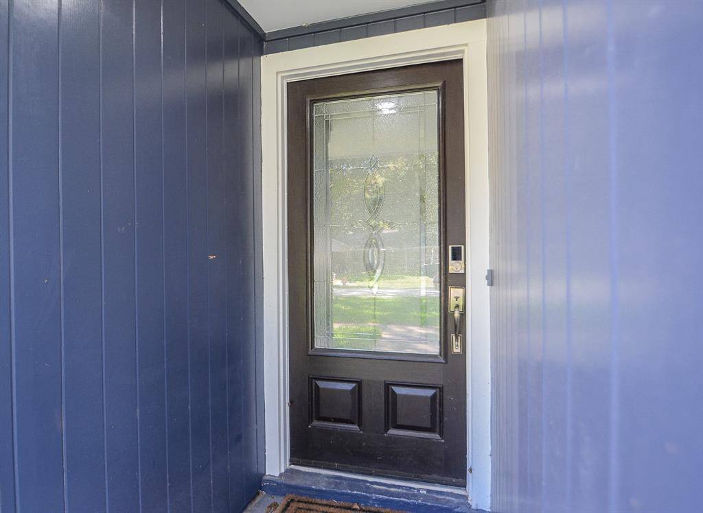 Colorful entry