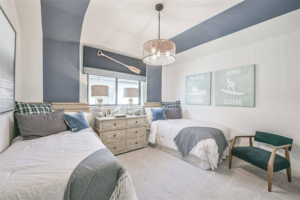 4th bedroom with 2 tiwm beds