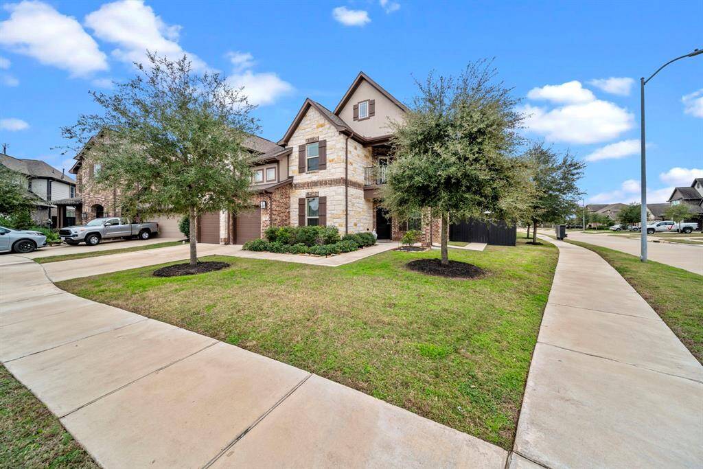 Premium corner cul-de-sac lot