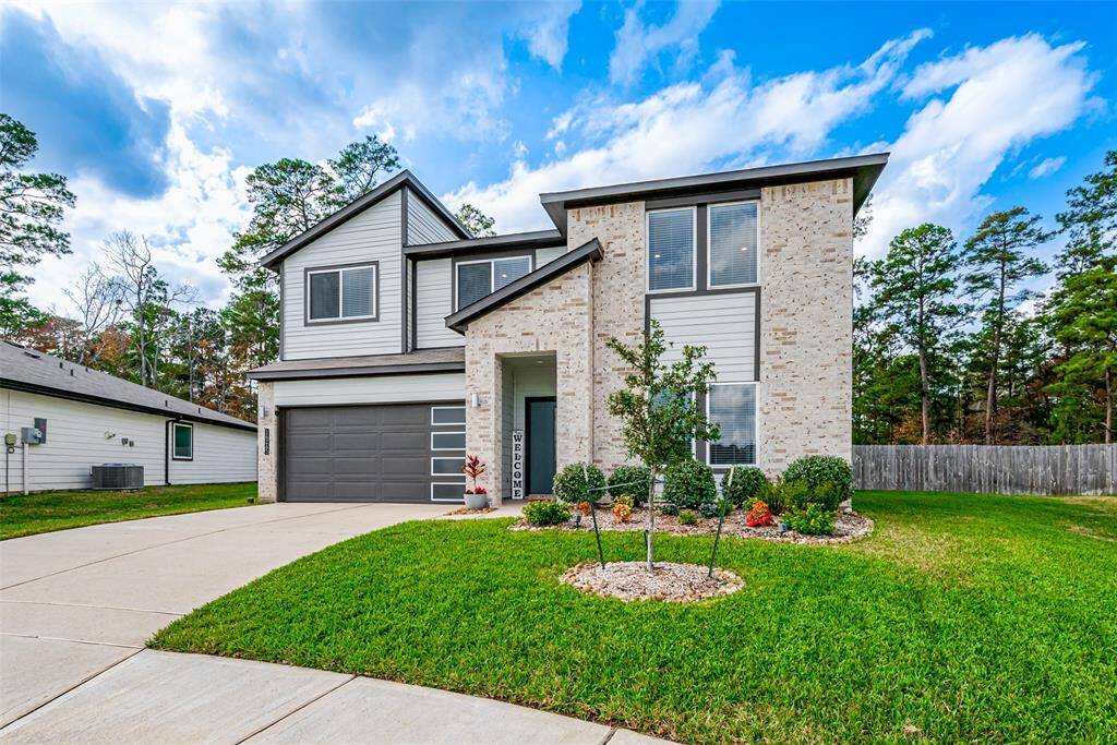 Discover this stunning 5-bedroom, 2.5-bath home in Fosters Ridge, set on a premium corner lot. Enjoy privacy with no back neighbors and a heated sports pool.