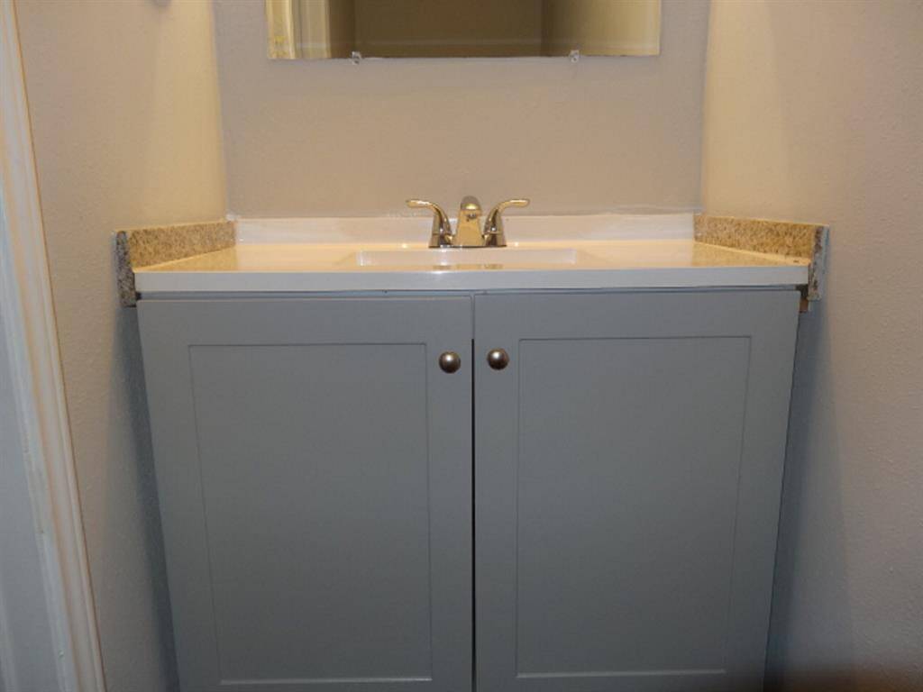 Downstairs 1/2 Bath w/Recent Vanity