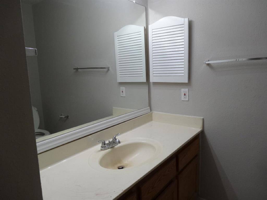 Upstairs Primary Bathroom