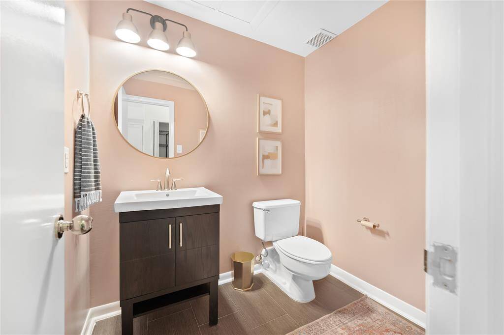 Half bath - 1st floor
