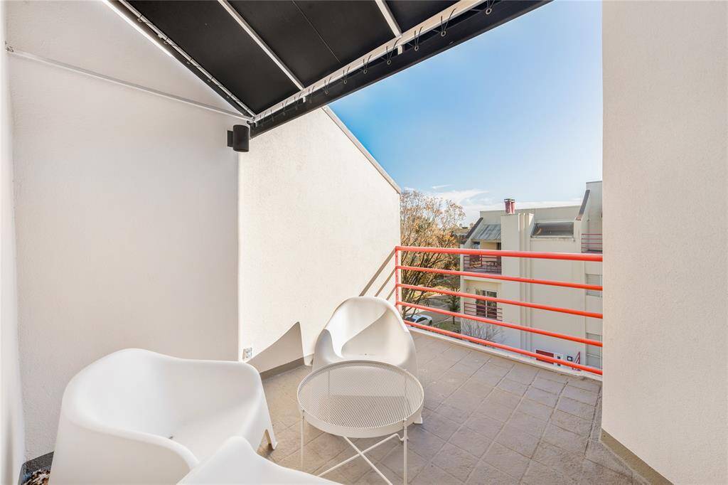 3rd floor balcony south side