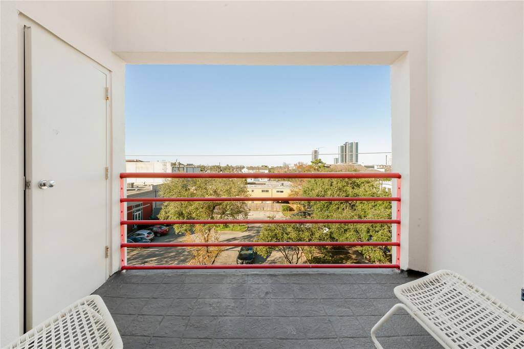 3rd floor balcony - north side