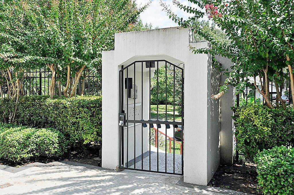 Gate from street to courtyard