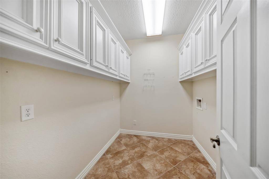 Utility room with lots of cabinets