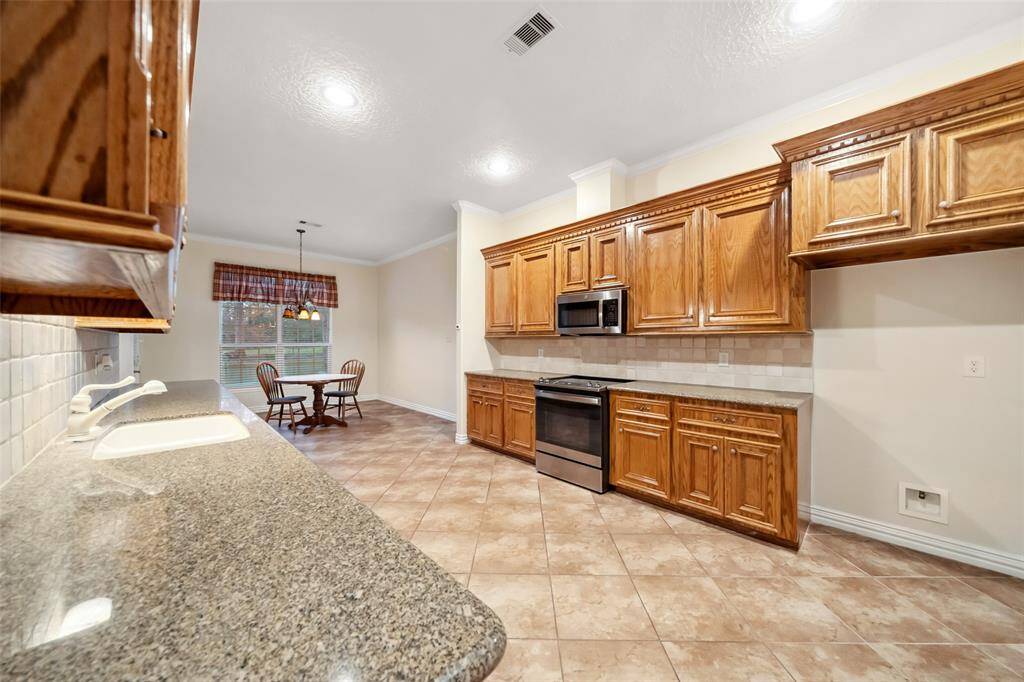 Beautiful granite counter tops