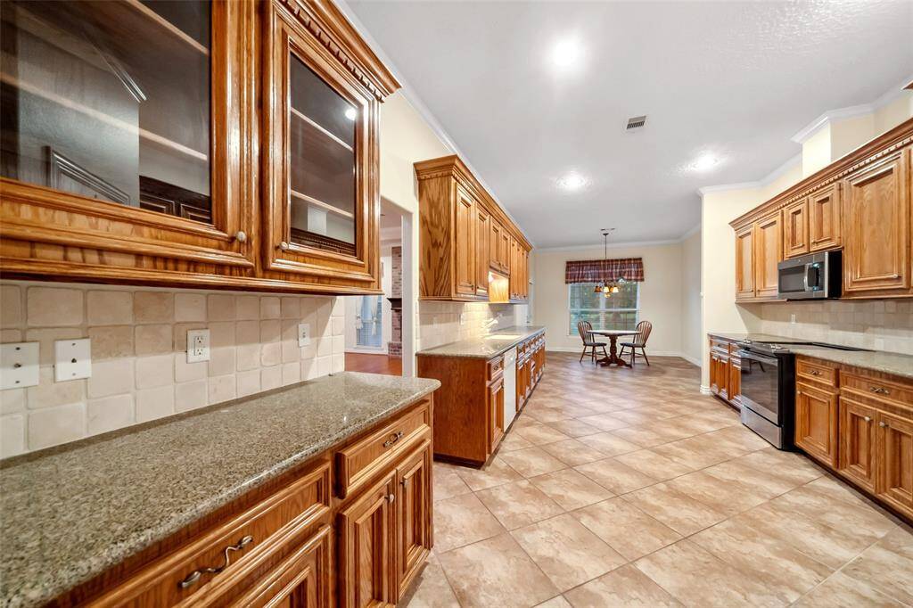 Plenty of cabinets