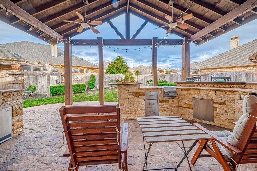 Dream out door kitchen for entertaining!