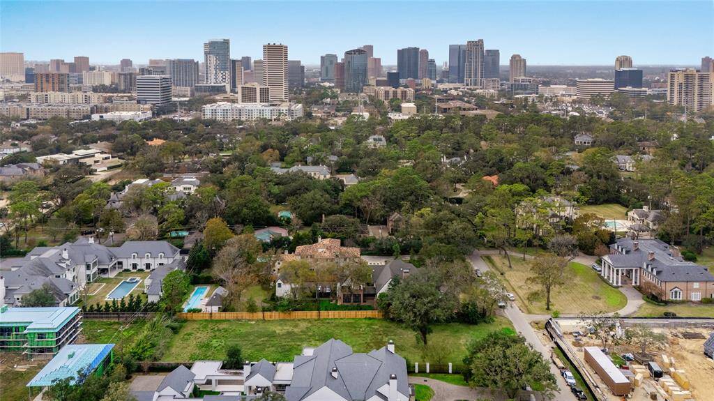 This huge 34,370 square foot lot allows for you to add so many amenities!  Minutes to Downtown, the Texas Medical Center, Museums, Theatre District and all sports venues.