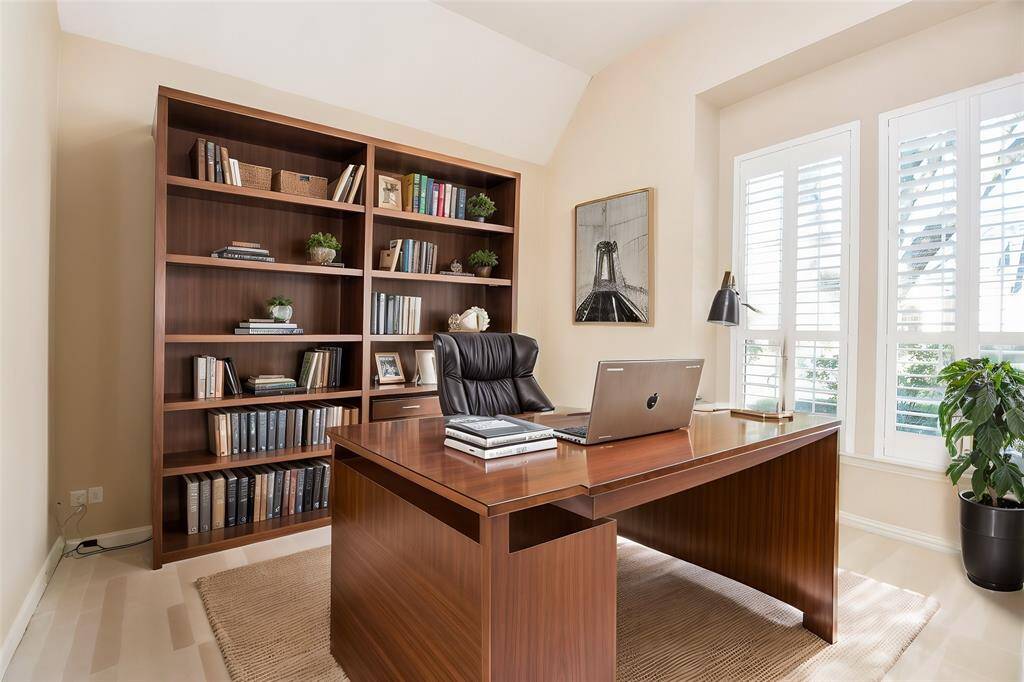 Virtually Staged - Office