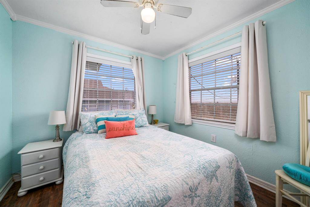 Primary room has just what you need!