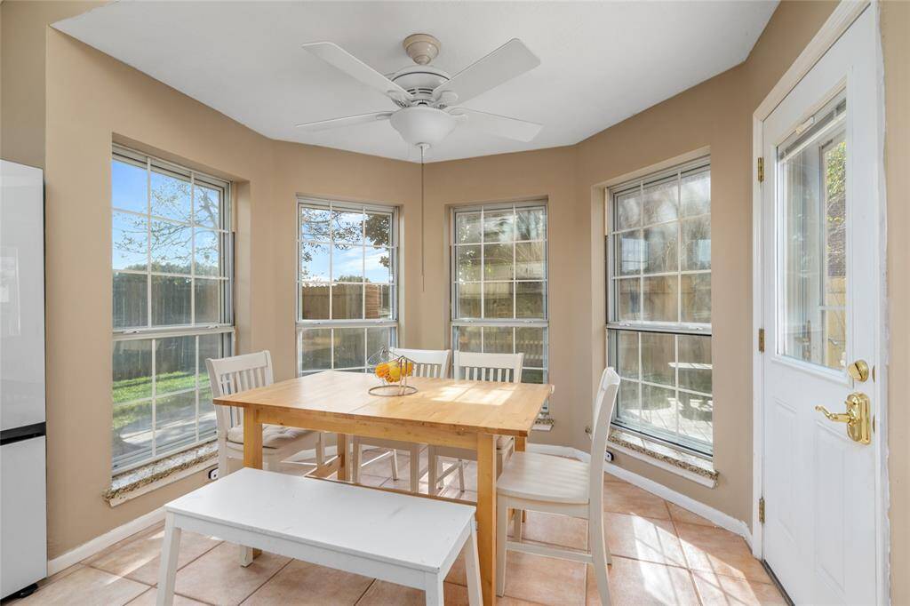 The breakfast and dining area provide a warm, inviting space to eat, talk, and connect with family and friends. It’s the perfect spot to enjoy good food, share laughter, and make memories over every meal.
