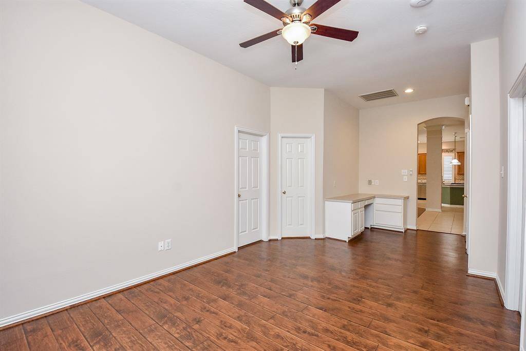 Bonus Room with Desk