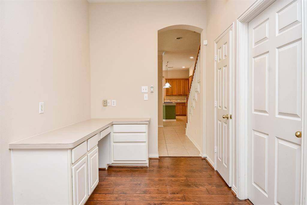 Bonus Room with Desk