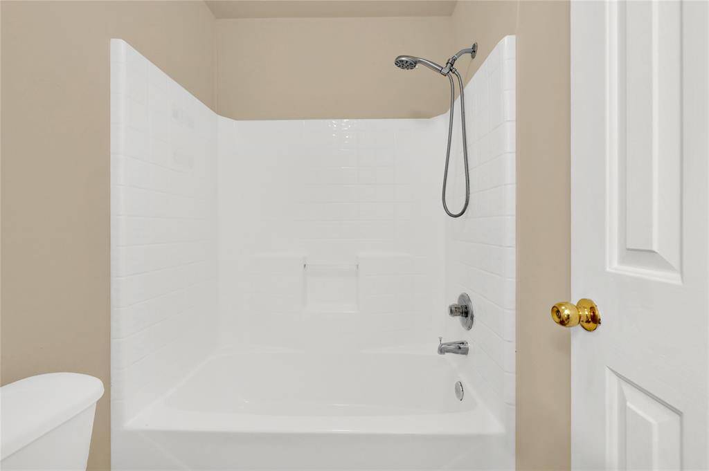 Secondary bathroom upstairs
