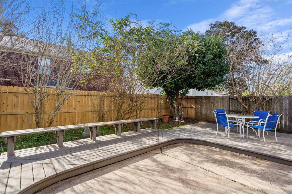 The backyard is a peaceful retreat, offering ample space for outdoor activities, gardening, or simply relaxing. With a blank canvas for your personal touch, you can create your ideal outdoor oasis—whether it’s a lush garden, a cozy seating area, or a play space for the family. It's the perfect setting to enjoy the beauty of nature and make lasting memories