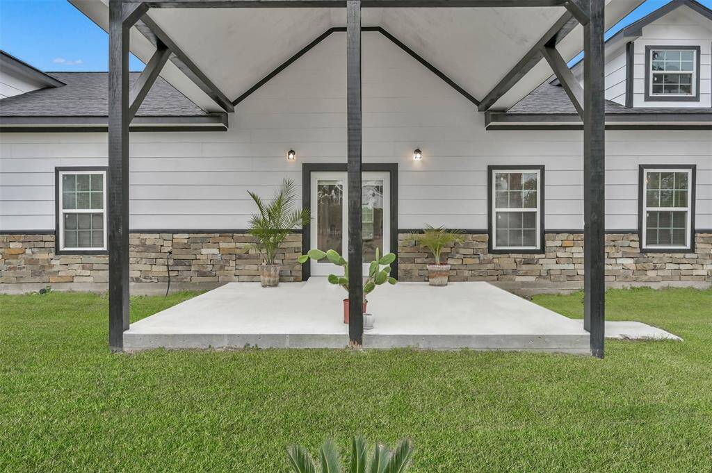 Fromt porch