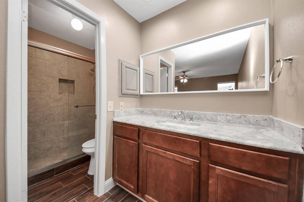 Another view of the primary bath.