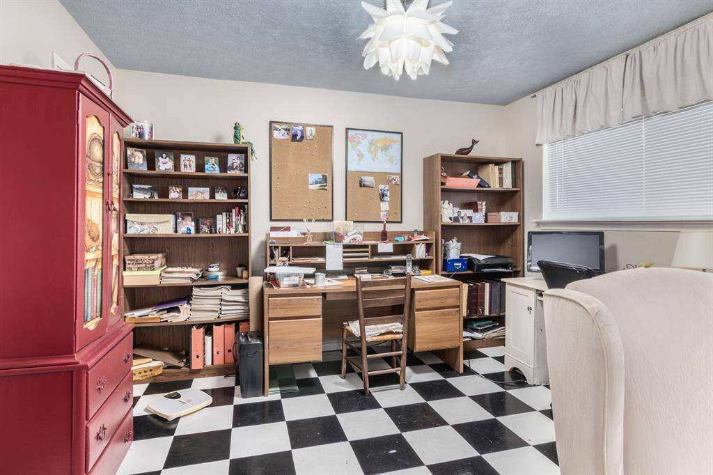Primary Bedroom Extra Space