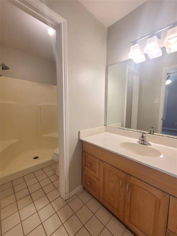 BR 1 Bathroom