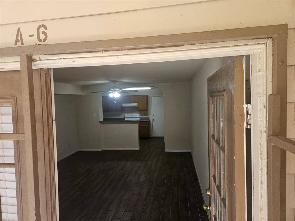 front door towards living area /garage