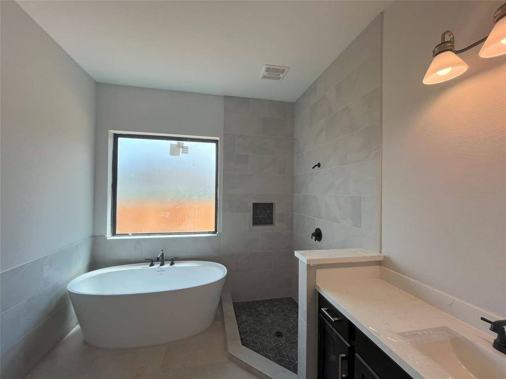 Primary Spa-Like bath