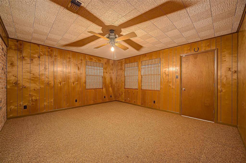 Den/Flex Room