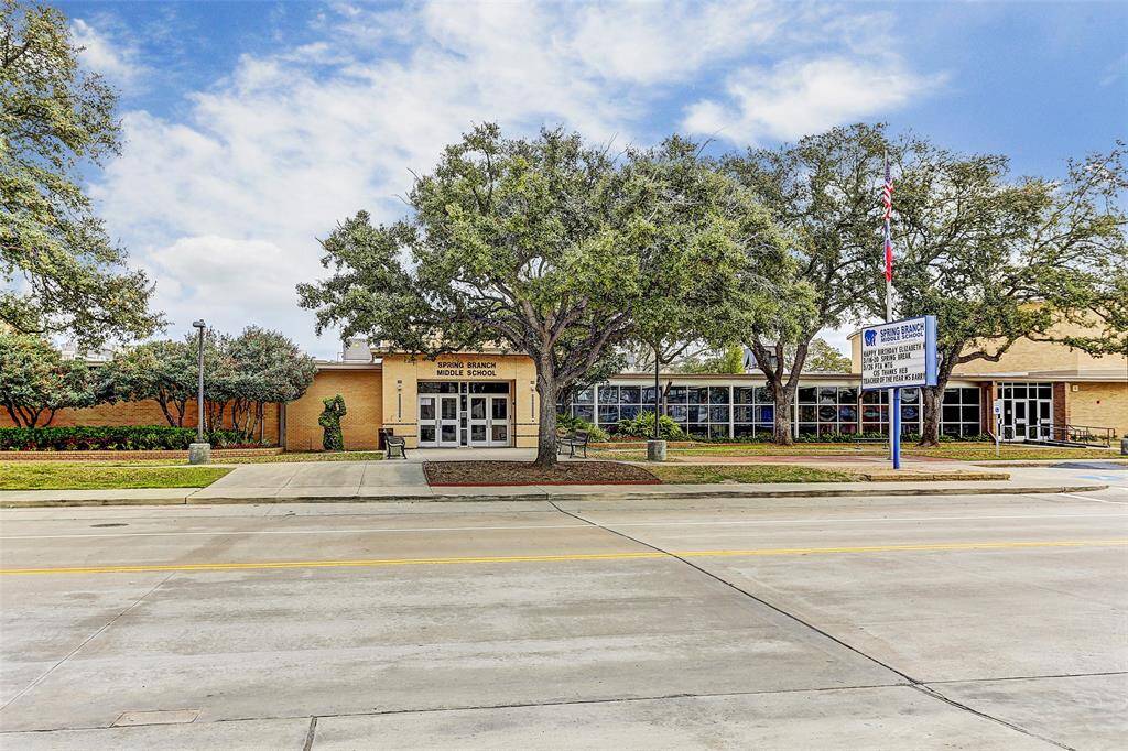 Zoned to Spring Branch Middle!