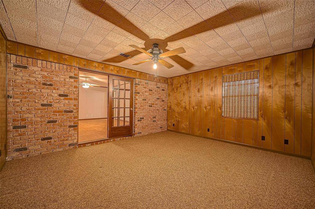 Den/Flex Room