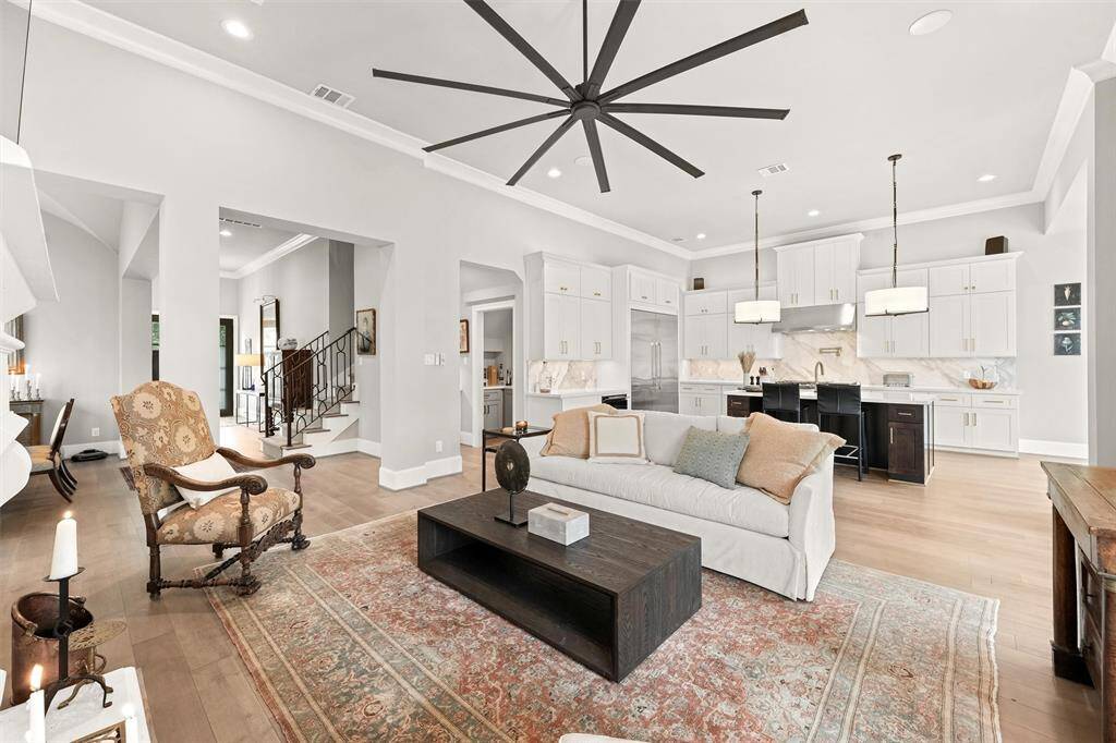 This is a wonderful entertaining space, with natural flows between the kitchen, family room and dining room.