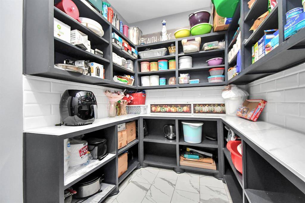 Primary Pantry