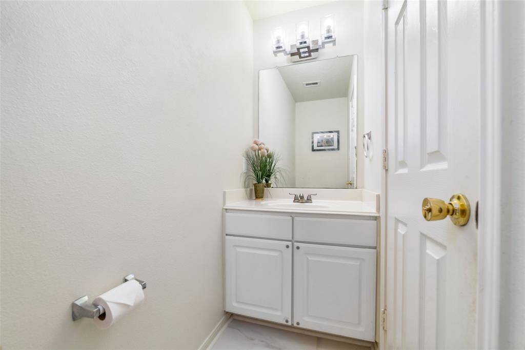 Half Bathrom