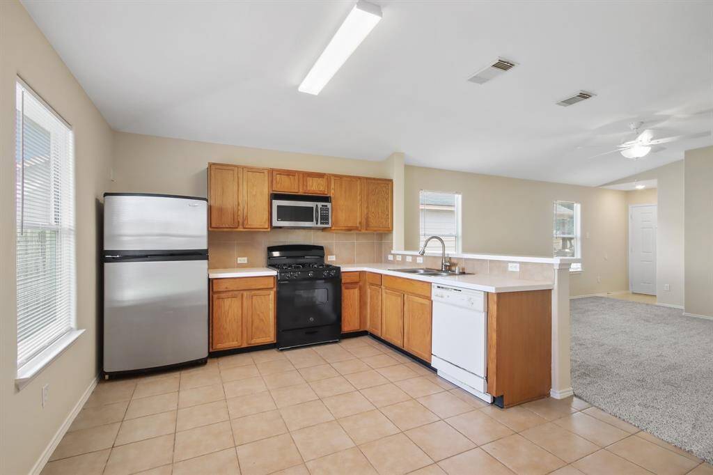 Kitchen + Breakfast