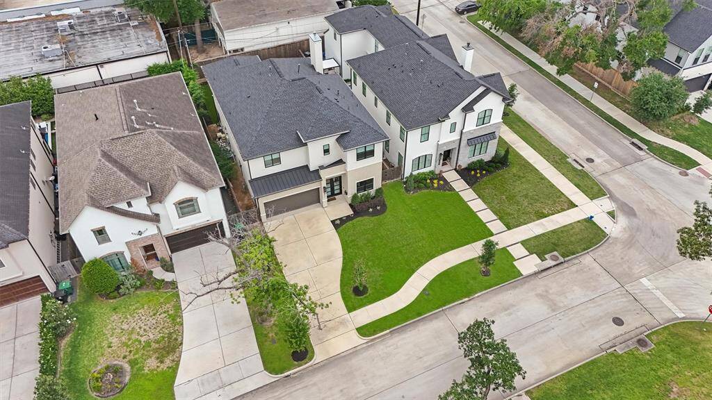 Located on a short dead-end street with only 8 homes!