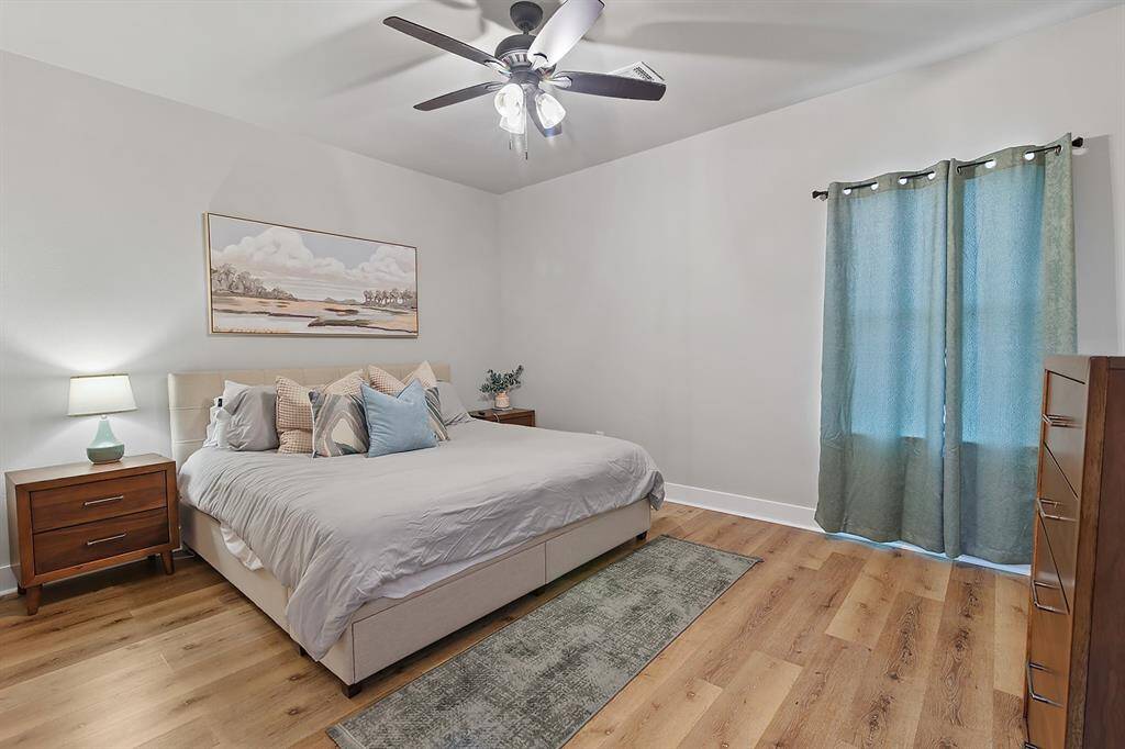 Upper Unit B bedroom 1