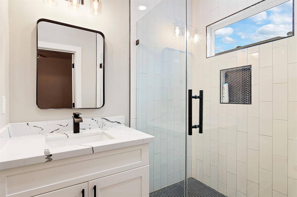 Upper Unit B restroom 1