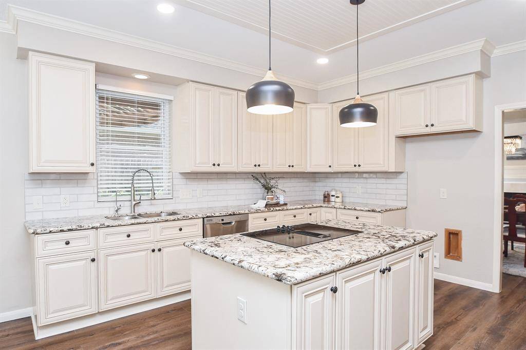 Center Island cooking allows for uncluttered counters