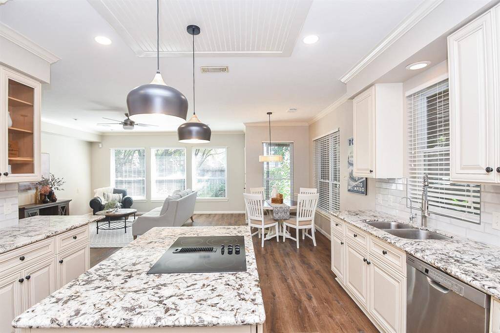 Another view of the  beautiful kitchen